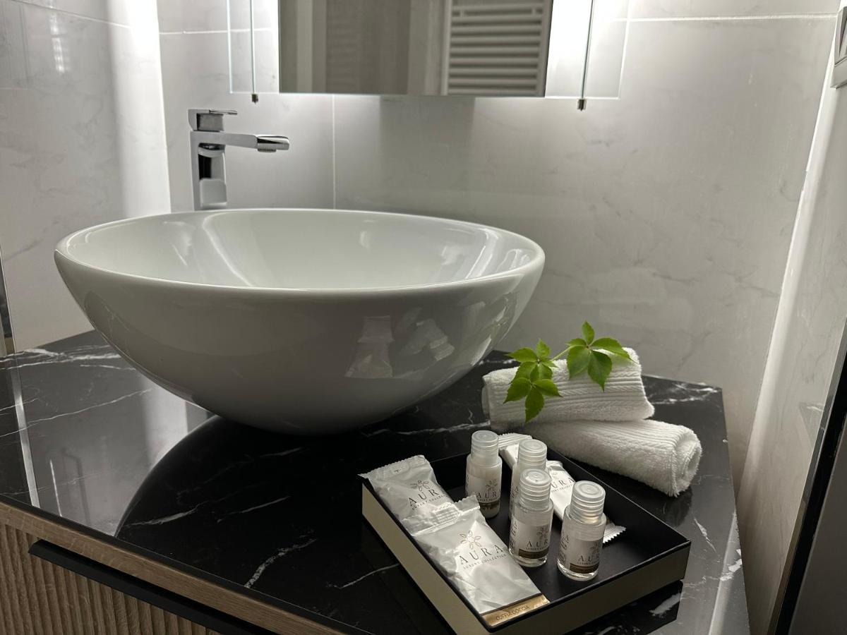 טורינו Jacuzzi Luxury Apartment In The Town Centre מראה חיצוני תמונה